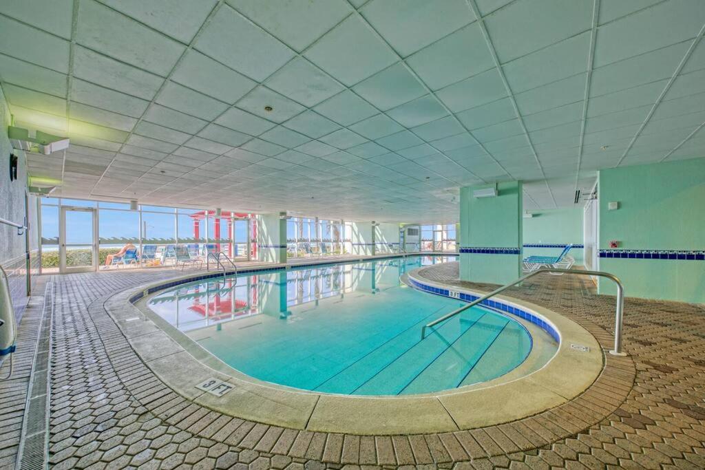 Apartment Beachfront #608 At Majestic Panama City Beach