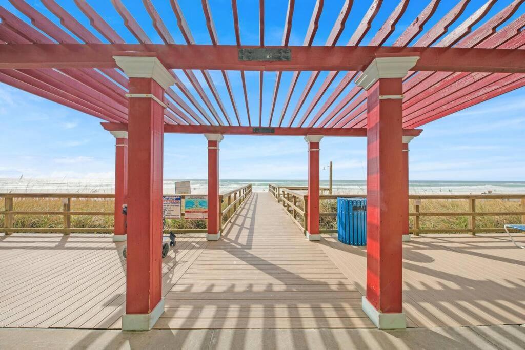 Beachfront #608 At Majestic Apartment