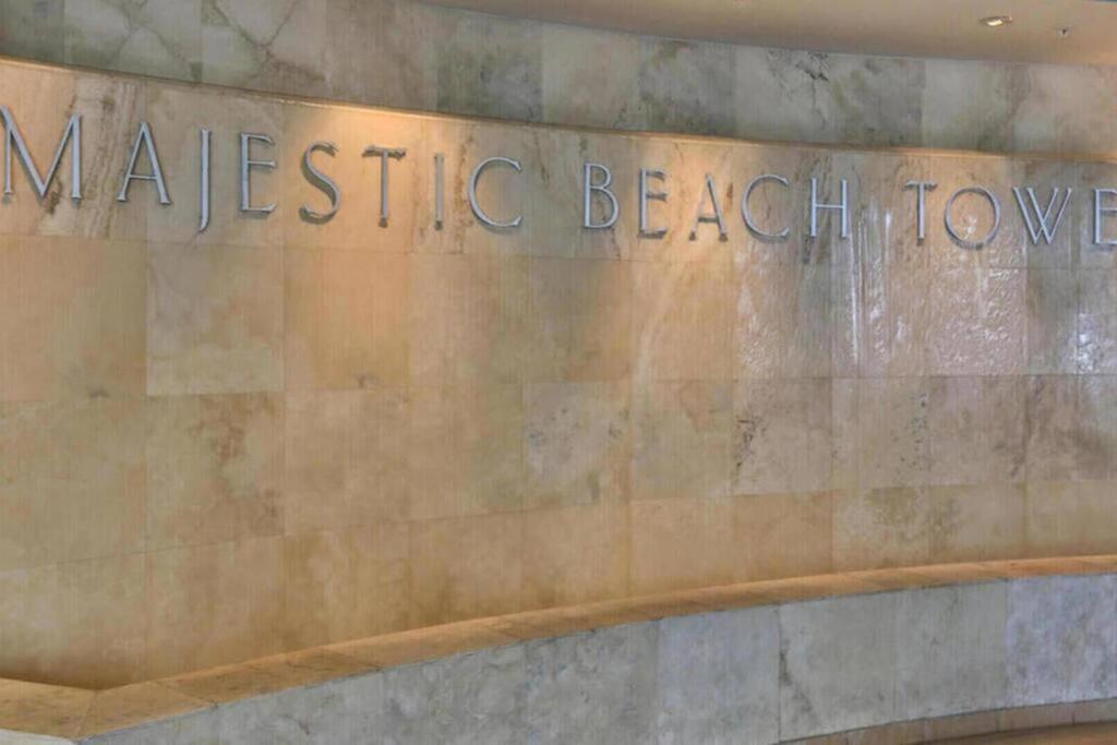 Beachfront #608 At Majestic Apartment *