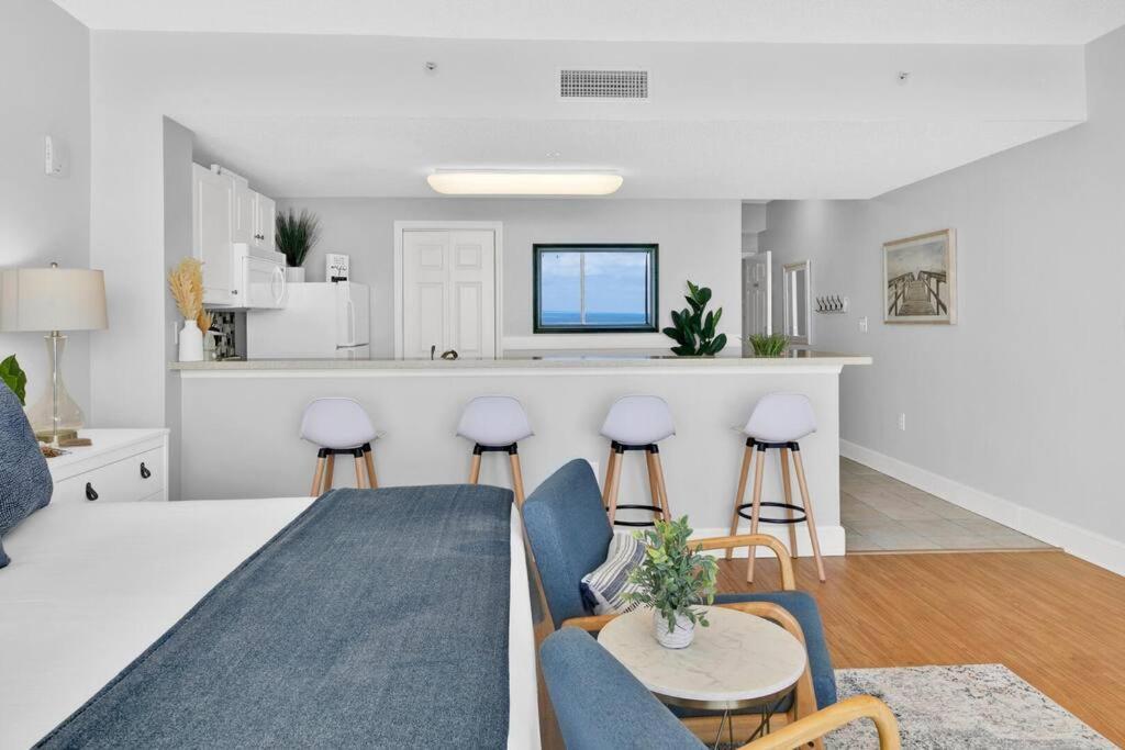 Beachfront #608 At Majestic *