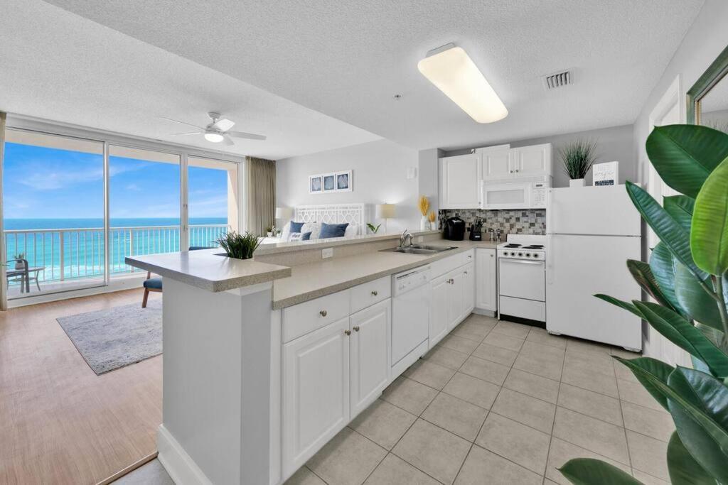 Beachfront #608 At Majestic Apartment