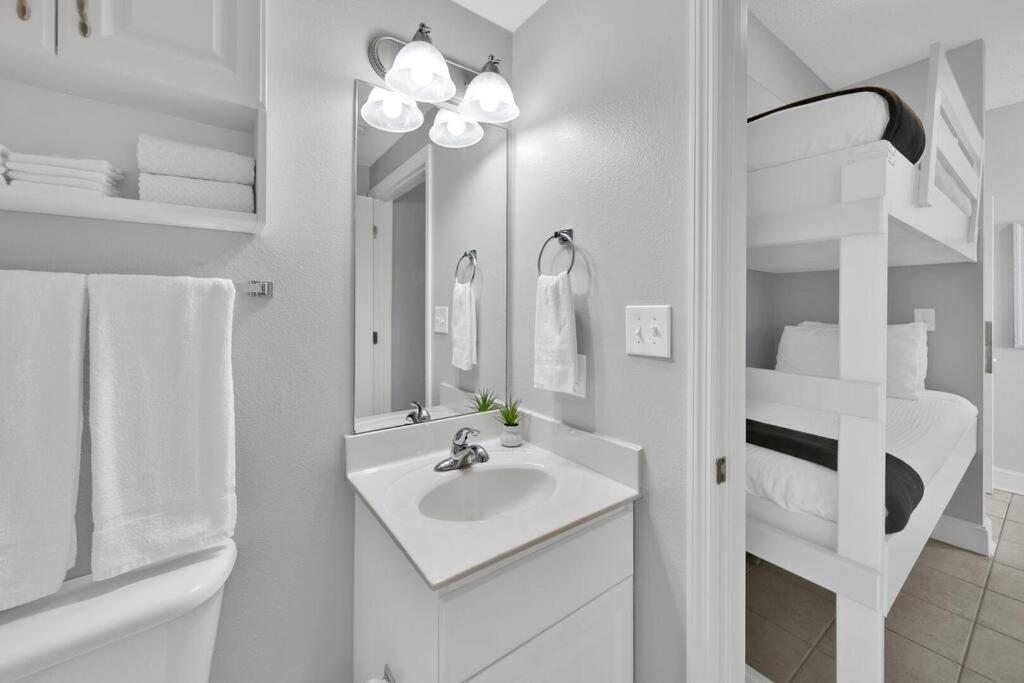 Apartment Beachfront #608 At Majestic
